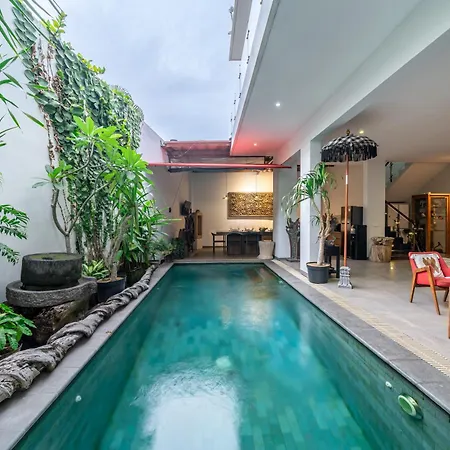 New! Comfy 3Br Villa In Canggu With Rooftop Bar & Pool
